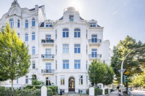 Generous Family-Apartment with two seperate bedrooms close to the U-Bahn